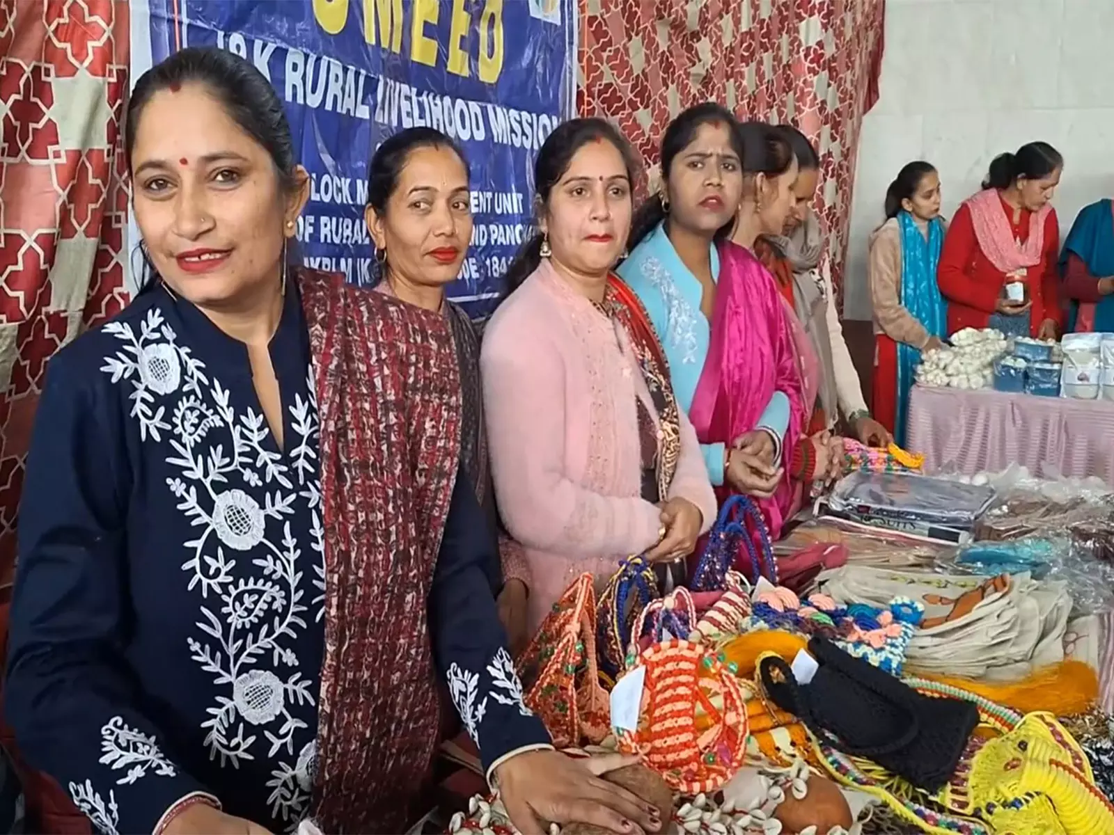 JK मिशन युवा महिलाओं को बनाता है सशक्त JK मिशन युवा महिलाओं को बनाता है सशक्त