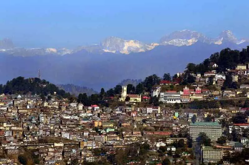 Shimla में बर्फबारी का इंतजार, नए साल के लिए उत्साहित लोग पहाड़ों पर उमड़े Shimla में बर्फबारी का इंतजार, नए साल के लिए उत्साहित लोग पहाड़ों पर उमड़े