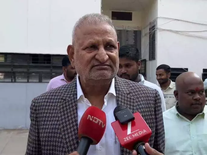 Manikrao Kokate अस्पताल से कोर्ट में पेश हुए, मंत्री पद पर बातचीत की Manikrao Kokate अस्पताल से कोर्ट में पेश हुए, मंत्री पद पर बातचीत की