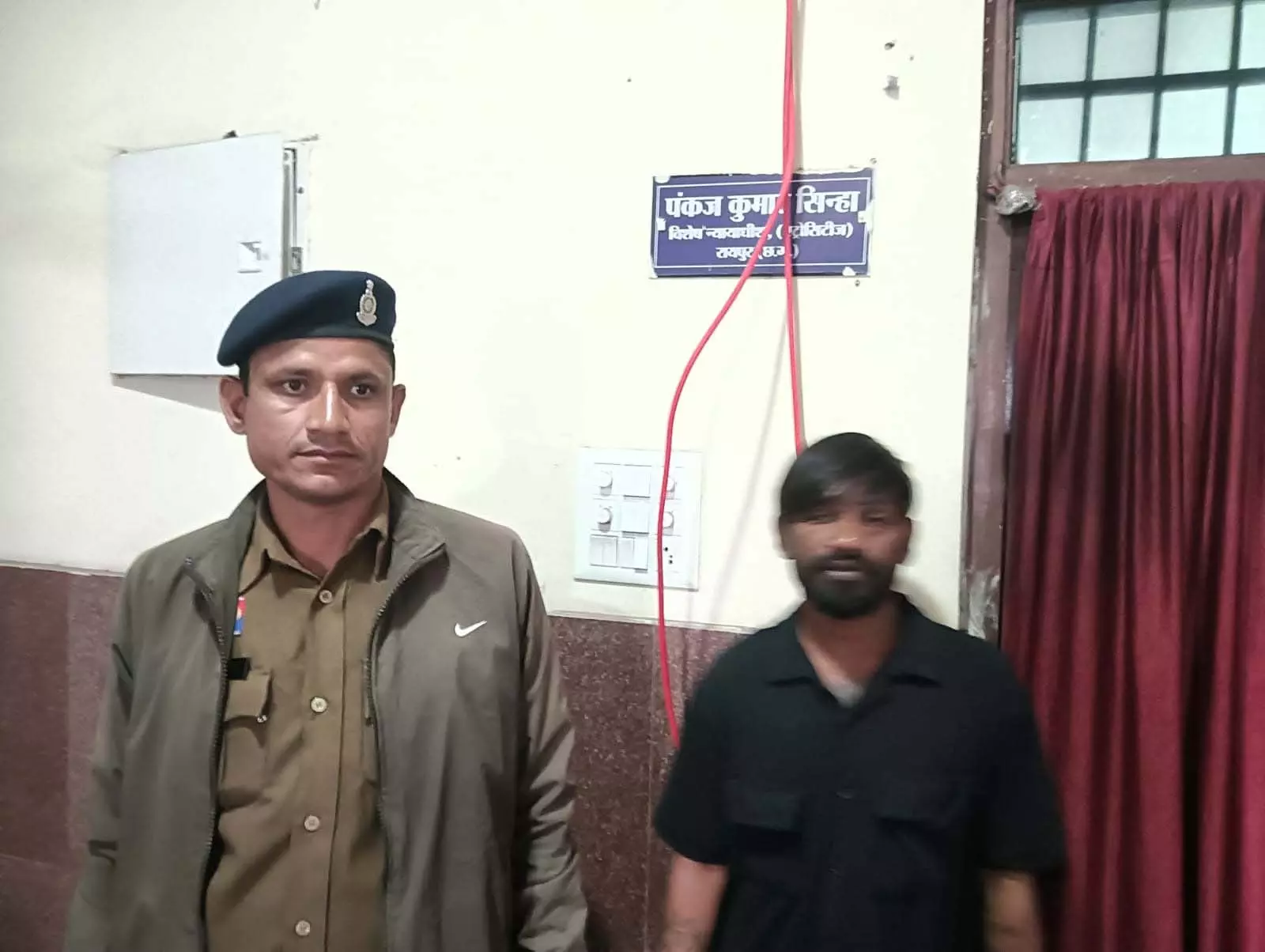 Raipur Breaking: गांजा तस्कर दीपक उर्फ बबलू बबलानी को मिली 4 साल की जेल Raipur Breaking: गांजा तस्कर दीपक उर्फ बबलू बबलानी को मिली 4 साल की जेल