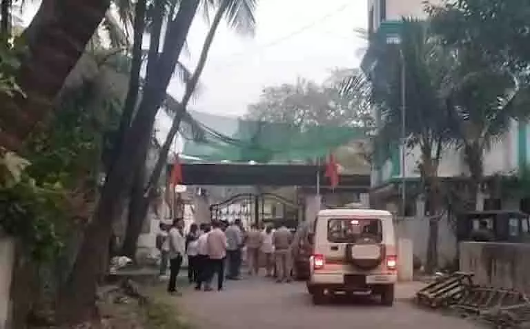 Mumbai: संजय राउत के घर के बाहर धमकी भरा संदेश, जांच में कोई संदिग्ध वस्तु नहीं Mumbai: संजय राउत के घर के बाहर धमकी भरा संदेश, जांच में कोई संदिग्ध वस्तु नहीं