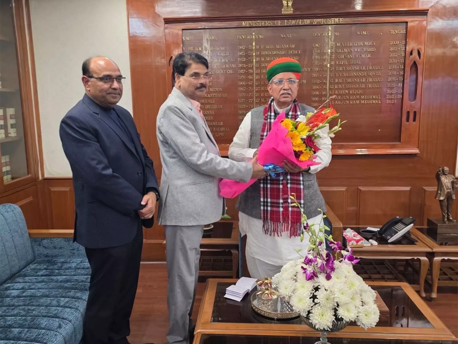 BCI अध्यक्ष ने विधि मंत्री से वकीलों के कल्याण पर चर्चा की BCI अध्यक्ष ने विधि मंत्री से वकीलों के कल्याण पर चर्चा की