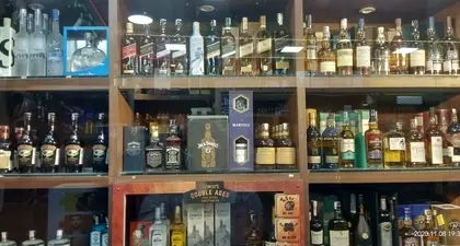 Kerala में ब्रांडी की बोतल से जुड़ा अनोखा कॉमेडी फेस्टिवल Kerala में ब्रांडी की बोतल से जुड़ा अनोखा कॉमेडी फेस्टिवल