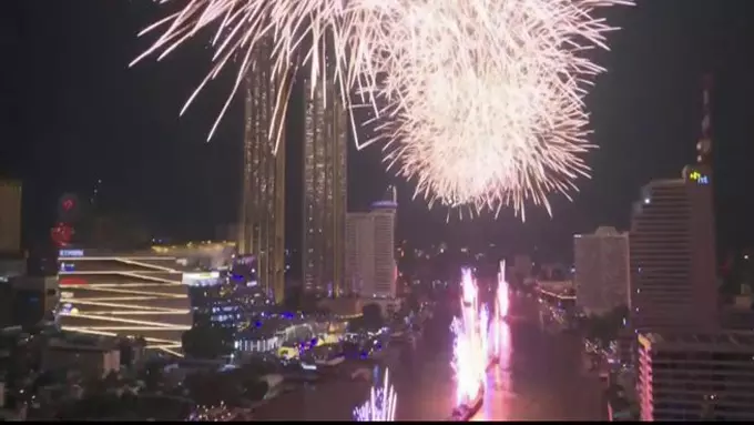 Happy New Year 2026: बैंकॉक में धमाकेदार आतिशबाज़ी से स्वागत Happy New Year 2026: बैंकॉक में धमाकेदार आतिशबाज़ी से स्वागत