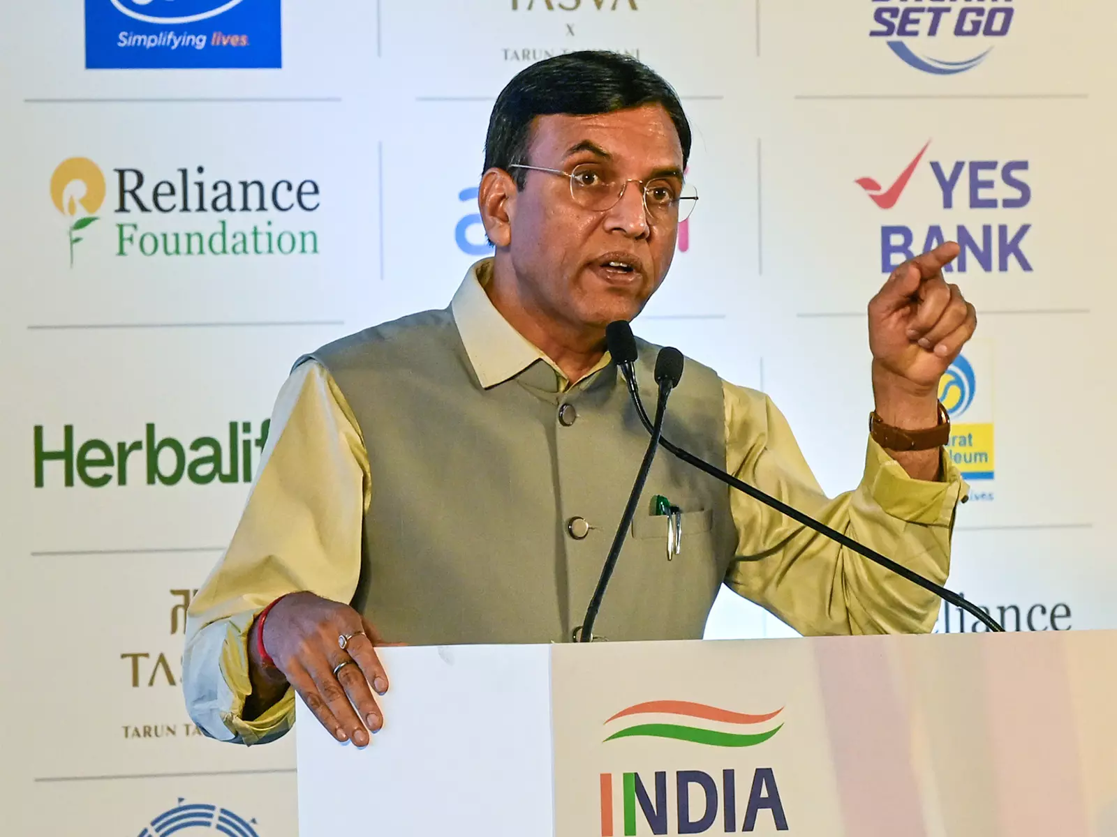 Mansukh Mandaviya ने Bengaluru में 75 करोड़ के HPC का शिलान्यास किया Mansukh Mandaviya ने Bengaluru में 75 करोड़ के HPC का शिलान्यास किया