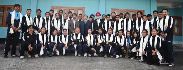 Arunachal Pradesh: खेलो इंडिया बीच गेम्स, 2026 के लिए अरुणाचल टीम को हरी झंडी दिखाई Arunachal Pradesh: खेलो इंडिया बीच गेम्स, 2026 के लिए अरुणाचल टीम को हरी झंडी दिखाई