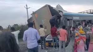 Ludhiana: बजरी से लदा ट्रक झुग्गी पर पलटा, 2 बच्चों की मौत