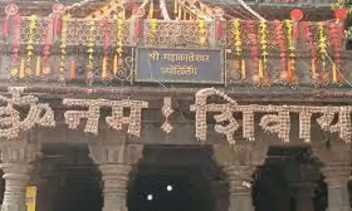 Ujjain :  5 लाख रुद्राक्ष, 11,000 डमरू, नए साल पर ऐसे सजा बाबा महाकाल का द्वार
