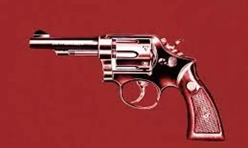 Kolkata: हथियार तस्करी के आरोपियों को पुलिस हिरासत