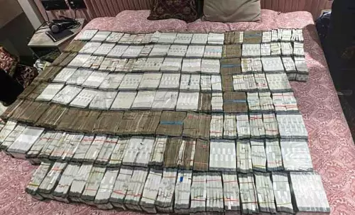 ED ने दिल्ली के घर से 5 करोड़ रुपये नकद, 8 करोड़ के आभूषण जब्त किए