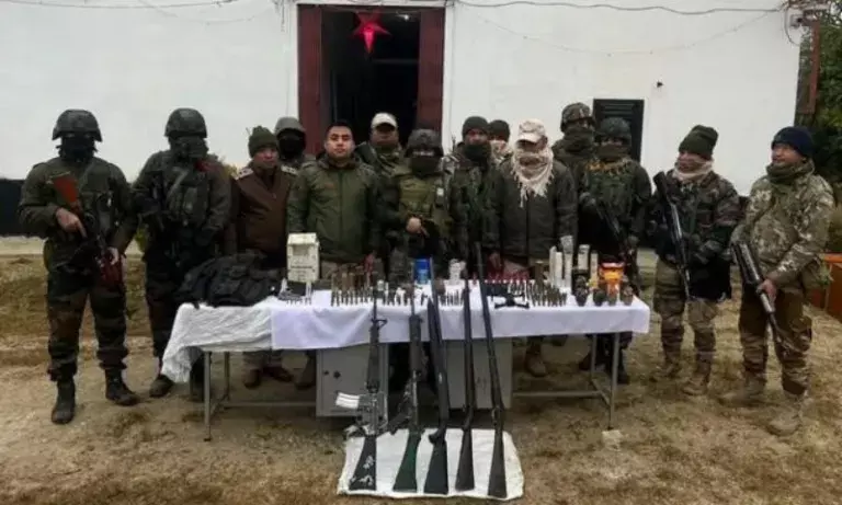 Manipur के काकचिंग जिले से हथियारों और विस्फोटकों का बड़ा जखीरा बरामद