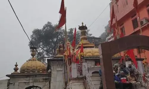 नववर्ष पर मां ज्वाला के दरबार में उमड़ा आस्था का सैलाब, जयकारों से गूंजा मंदिर परिसर