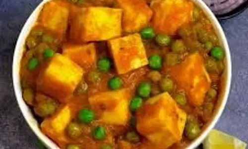 Matar Paneer : मिनटों में बनाए टेस्टी मटर पनीर Matar Paneer : मिनटों में बनाए टेस्टी मटर पनीर