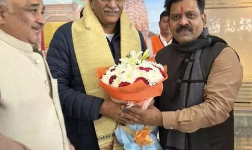 केंद्रीय मंत्री गजेन्द्र सिंह शेखावत का रायपुर एयरपोर्ट में भव्य स्वागत केंद्रीय मंत्री गजेन्द्र सिंह शेखावत का रायपुर एयरपोर्ट में भव्य स्वागत