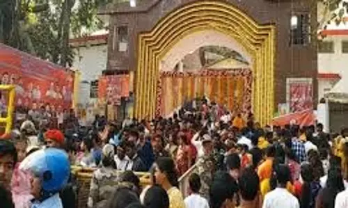 Ranchi : नववर्ष 2026 पर फूलों से सजा पहाड़ी मंदिर Ranchi : नववर्ष 2026 पर फूलों से सजा पहाड़ी मंदिर