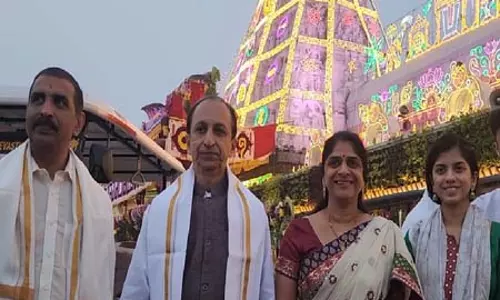 कन्याकुमारी से लेकर पश्चिम बंगाल तक के मंदिरों में उमड़ा आस्था का सैलाब, नए साल पर पहुंचे लाखों श्रद्धालु