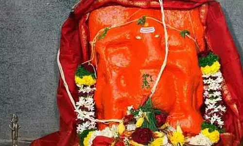 पुणे का कस्बा गणपति मंदिर 900 KG सिंदूर हटाने के बाद फिर से खुला, छोटी असली मूर्ति सामने आई पुणे का कस्बा गणपति मंदिर 900 KG सिंदूर हटाने के बाद फिर से खुला, छोटी असली मूर्ति सामने आई