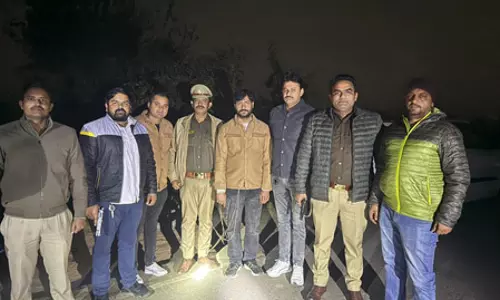 मुठभेड़ के बाद शातिर बदमाश गिरफ्तार मुठभेड़ के बाद शातिर बदमाश गिरफ्तार