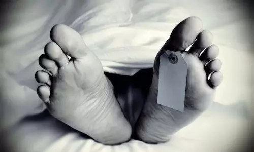 नए साल की पार्टी के बाद एक की मौत, 15 लोग बीमार नए साल की पार्टी के बाद एक की मौत, 15 लोग बीमार