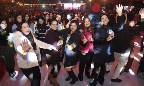 Ludhiana: शीत लहर नए साल के जश्न मनाने वालों के उत्साह को कम नहीं कर पाई