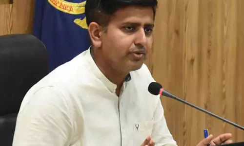 Jalandhar: अधिकारियों ने पब्लिक सर्विस और जीवन की क्वालिटी को बेहतर बनाने के उपायों की जानकारी दी Jalandhar: अधिकारियों ने पब्लिक सर्विस और जीवन की क्वालिटी को बेहतर बनाने के उपायों की जानकारी दी