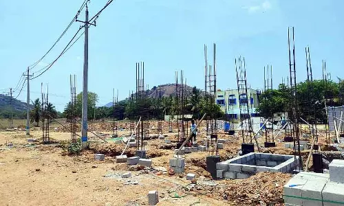 Kanakapura : अवैध निर्माण कार्य रोकने के लिए जिला कलेक्टर से शिकायत