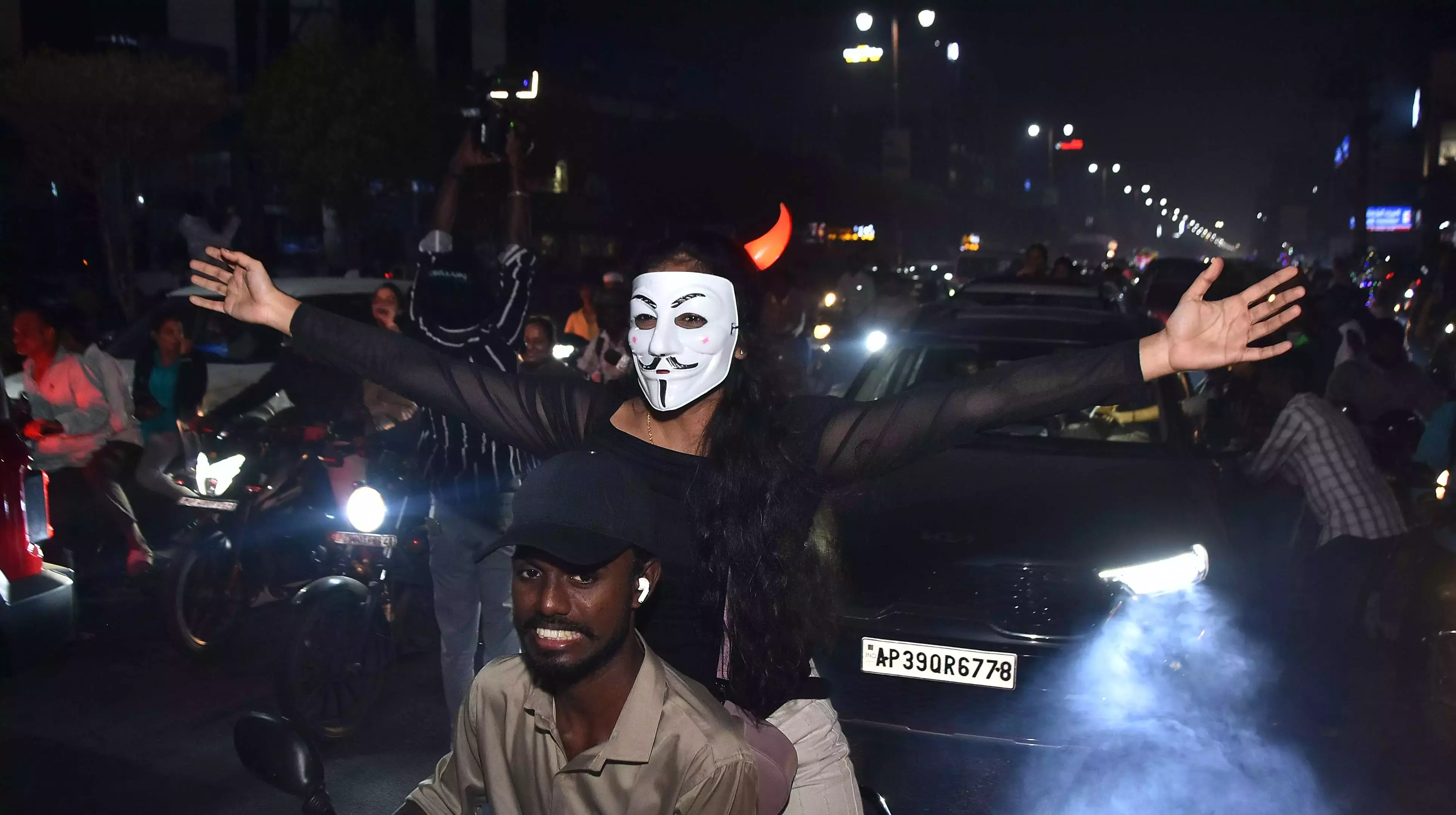 New Year: पवन का प्रोग्राम्स को समय पर लागू करने पर ज़ोर New Year: पवन का प्रोग्राम्स को समय पर लागू करने पर ज़ोर