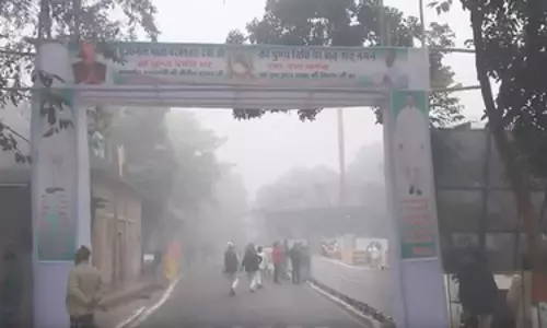 नालंदा: CM नीतीश ने अपनी मां की पुण्यतिथि पर उन्हें पुष्पांजलि अर्पित की