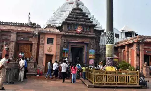 Puri में कड़ी सुरक्षा, नए साल और भगवान जगन्नाथ के दर्शन के लिए हज़ारों लोग जमा हुए
