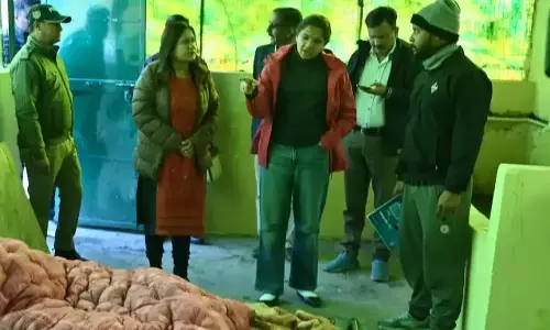 Tehri: डीएम ने रैन बसेरा में ठहरे मरीजों की देखभाल सुनिश्चित करने के निर्देश दिए