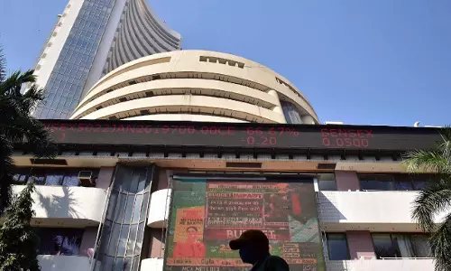 2026 के पहले कारोबारी दिन सेंसेक्स, निफ्टी सपाट बंद हुए
