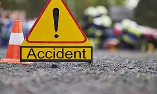Punjab के होशियारपुर में अज्ञात वाहन की टक्कर से बाइक सवार तीन लोगों की मौत