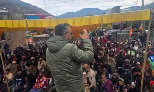 नेशनल कॉन्फ्रेंस के खराब प्रदर्शन ने J&K को मुश्किल में डाल दिया है: Zulfikar नेशनल कॉन्फ्रेंस के खराब प्रदर्शन ने J&K को मुश्किल में डाल दिया है: Zulfikar