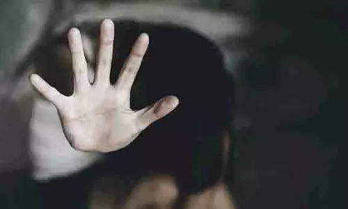 Gwalior: अधनंगी महिला का शव बरामद, पोस्टमार्टम में रेप और हत्या की पुष्टि Gwalior: अधनंगी महिला का शव बरामद, पोस्टमार्टम में रेप और हत्या की पुष्टि