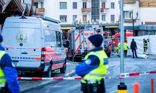 Swiss Ski रिसॉर्ट बार में लगी जानलेवा आग में पुलिस ने आतंक की बात से इनकार किया Swiss Ski रिसॉर्ट बार में लगी जानलेवा आग में पुलिस ने आतंक की बात से इनकार किया