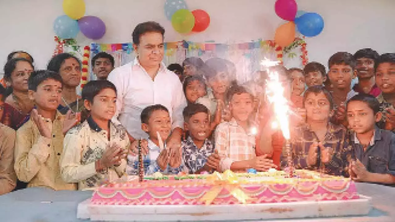 KTR ने नस्लवाद पर हंगामा खड़ा किया; ज़ीरो टॉलरेंस की ज़ोरदार मांग की