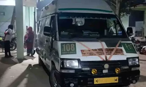 Ganjam सड़क हादसा: बाइक-स्कूटर की टक्कर में दो लोगों की मौत, एक की हालत गंभीर