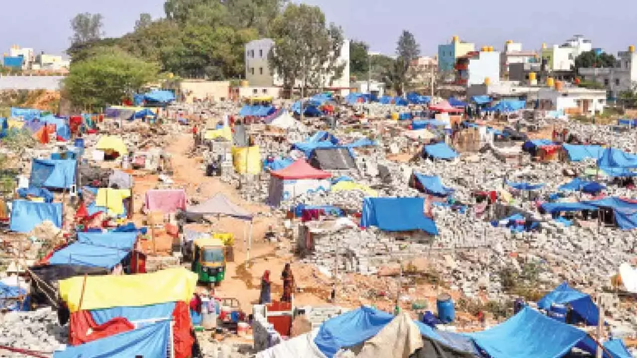 Yelahanka में कोगिलु का अवैध लेआउट हाल ही में हुई एक बस्ती है, सरकारी रिकॉर्ड से पता चला है