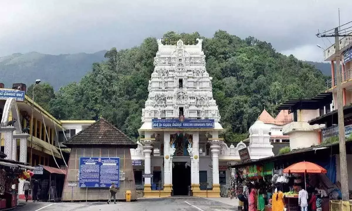 Karnataka में मंदिरों की कमाई बढ़ी; कुक्के सुब्रह्मण्य इस लिस्ट में सबसे आगे Karnataka में मंदिरों की कमाई बढ़ी; कुक्के सुब्रह्मण्य इस लिस्ट में सबसे आगे