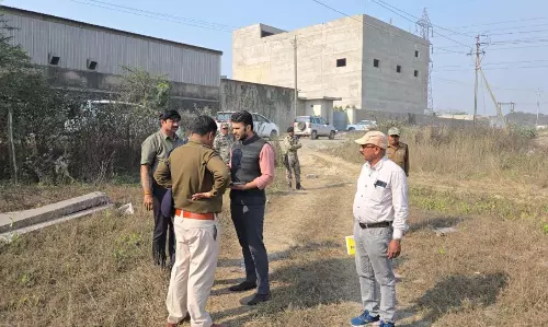 रायगढ़ में विकास कार्यों का कलेक्टर ने किया निरीक्षण, यातायात व नागरिक सुविधाओं पर फोकस