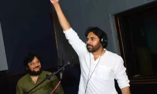 Pawan Kalyan फैंस के लिए खुशखबरी: 4 साल बाद शुरू होगा सुरेंदर रेड्डी का प्रोजेक्ट Pawan Kalyan फैंस के लिए खुशखबरी: 4 साल बाद शुरू होगा सुरेंदर रेड्डी का प्रोजेक्ट