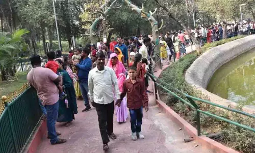 Hyderabad चिड़ियाघर में नए साल के दिन 25 हज़ार से ज़्यादा लोग आए Hyderabad चिड़ियाघर में नए साल के दिन 25 हज़ार से ज़्यादा लोग आए
