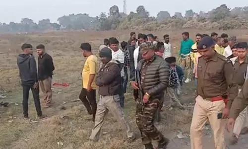 युवकों ने अंधाधुंध फायरिंग कर फैलाई दहशत, छापेमारी कर रही पुलिस युवकों ने अंधाधुंध फायरिंग कर फैलाई दहशत, छापेमारी कर रही पुलिस