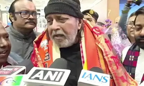 बागडोगरा एयरपोर्ट पहुंचे भाजपा नेता मिथुन चक्रवर्ती बागडोगरा एयरपोर्ट पहुंचे भाजपा नेता मिथुन चक्रवर्ती