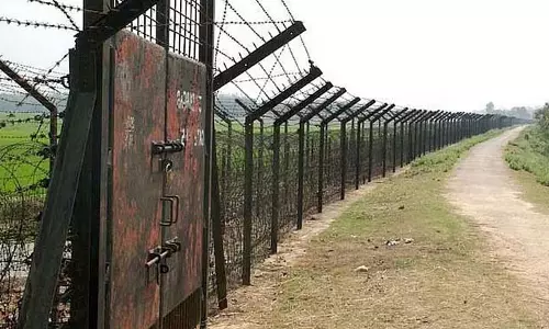 BSF ने हिली में बॉर्डर पार करने की कोशिश कर रही बांग्लादेशी महिलाओं को हिरासत में लिया