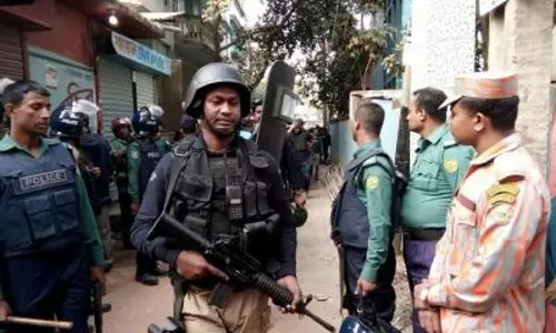 Bangladesh: एक और हिंदू व्यक्ति पर बेरहमी से हमला, आग लगाई गई Bangladesh: एक और हिंदू व्यक्ति पर बेरहमी से हमला, आग लगाई गई