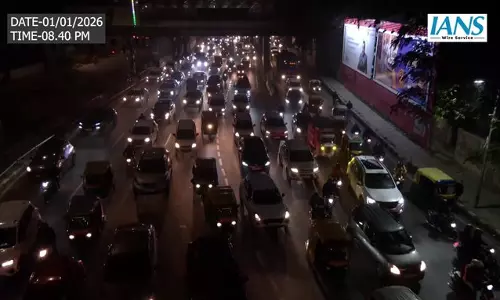 दिल्ली के आईटीओ और भगवान दास रोड पर भीषण जाम, रेंगते वाहनों से लोग परेशान दिल्ली के आईटीओ और भगवान दास रोड पर भीषण जाम, रेंगते वाहनों से लोग परेशान