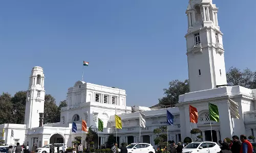 Rajnath Singh करेंगे वाजपेयी और मालवीय के चित्रों का अनावरण Rajnath Singh करेंगे वाजपेयी और मालवीय के चित्रों का अनावरण