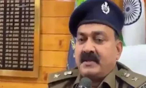 Kullu में भूतनाथ पुल के पास कार और ट्रक की टक्कर में 4 लोगों की मौत Kullu में भूतनाथ पुल के पास कार और ट्रक की टक्कर में 4 लोगों की मौत