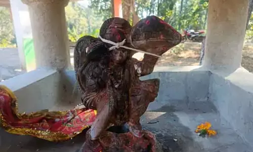 कोठली के पवईफाल हनुमान मंदिर में मूर्ति क्षतिग्रस्त, बजरंग दल ने दर्ज की शिकायत कोठली के पवईफाल हनुमान मंदिर में मूर्ति क्षतिग्रस्त, बजरंग दल ने दर्ज की शिकायत